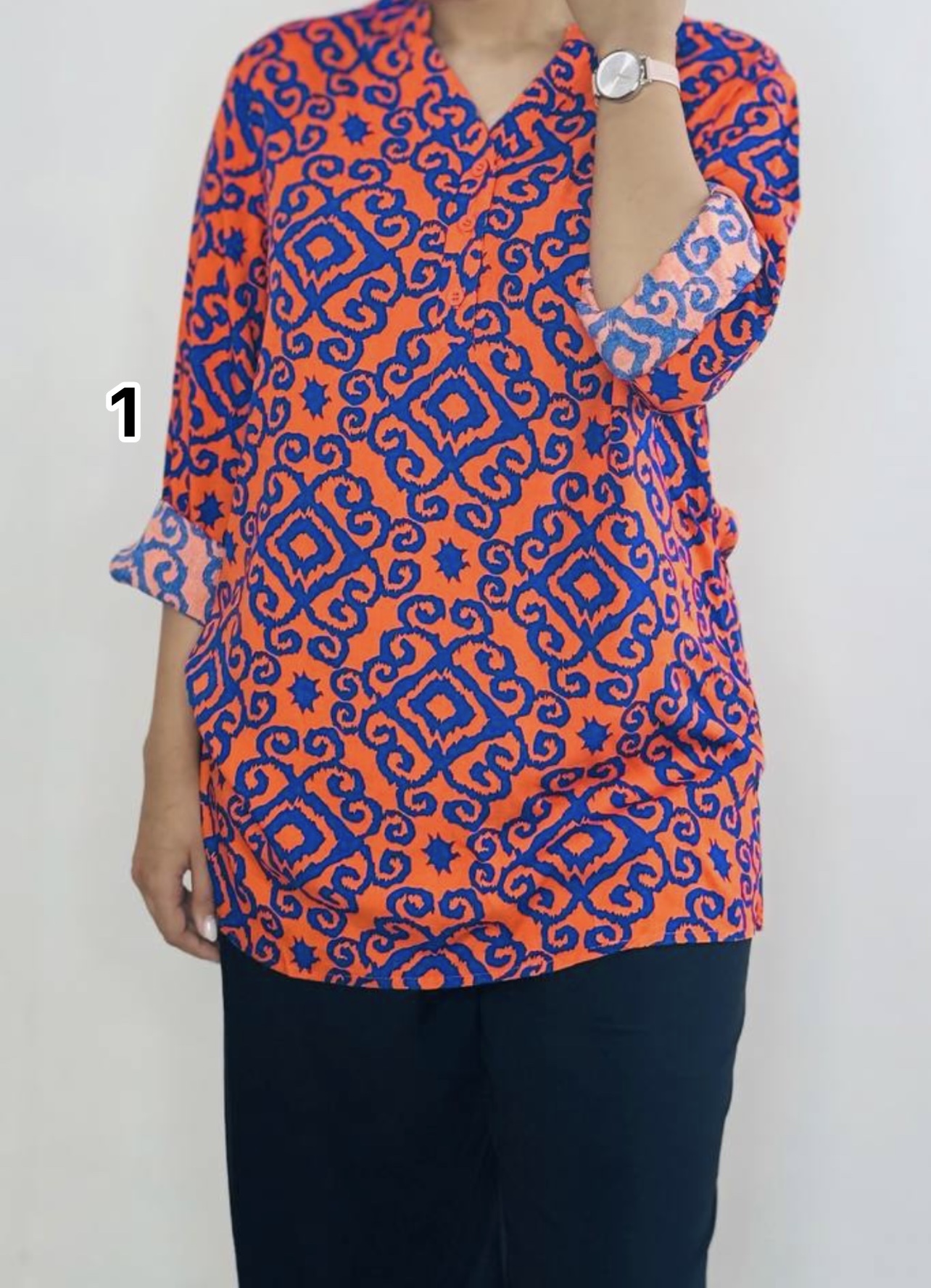 شومیز نخی سه دکمه